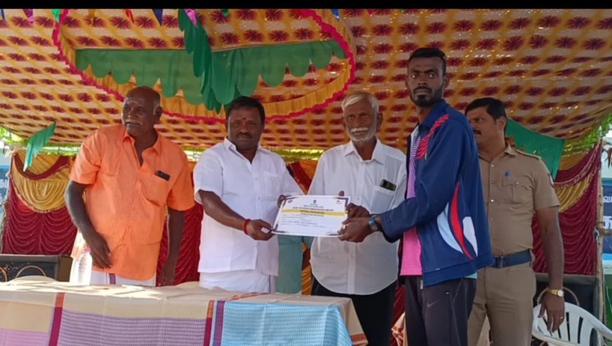 மினிமராத்தான் போட்டி யூனியன் சேர்மன் முனியசக்தி ராமச்சந்திரன் தொடங்கி வைத்தார்.