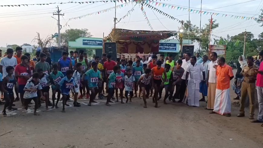 மினிமராத்தான் போட்டி யூனியன் சேர்மன் முனியசக்தி ராமச்சந்திரன் தொடங்கி வைத்தார்.