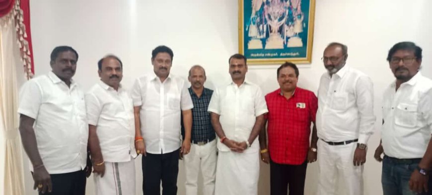 திருச்செந்தூரில் மத்திய இணை அமைச்சர் எல்.முருகன் பாஜக வழக்கறிஞர்களுடன் ஆலோசனை!