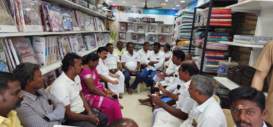 தூத்துக்குடியில் தமிழ்நாடு வணிகர் சங்கங்களின் பேரமைப்பின் ஆலோசனைக் கூட்டம் மண்டலத் தலைவர் டி.பி.வி. வைகுண்டராஜா தலைமையில் நடைபெற்றது.