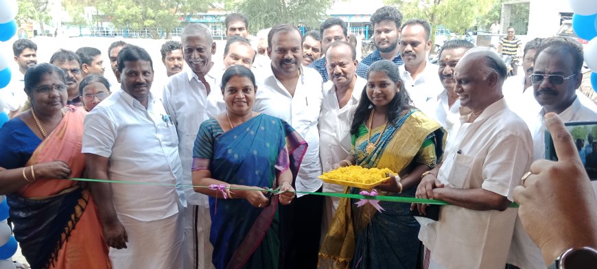 தூத்துக்குடி மாநகராட்சி பகுதியில் புதிய ஆவின் பாலகத்தை அமைச்சர் கீதா ஜீவன் திறந்து வைத்தார்.
