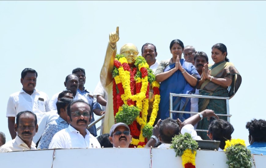 டாக்டர் அம்பேத்கரின் 132 வது பிறந்த நாளை முன்னிட்டு அவரது திருவுருவ சிலைக்கு கனிமொழி எம்பி அமைச்சர் கீதாஜீவன் மாலை அணிவித்து மரியாதை செலுத்தினர்.