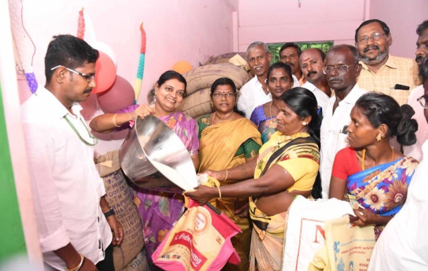 தூத்துக்குடி மாநகராட்சி பகுதியில் புதிய ரேஷன் கடையை அமைச்சர் கீதா ஜீவன் திறந்து வைத்து முதல் விற்பனையை துவக்கி வைத்தார்.
