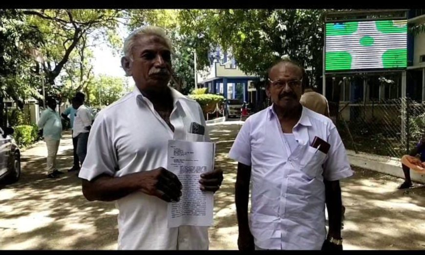 தூத்துக்குடியில் உள்ள காமராஜர் மார்க்கெட்டில் இயக்குனர் பதவி நீக்கம் - இயக்குனர் அமிர்தராஜ் மாவட்ட காவல் கண்காணிப்பாளரிடம் புகார் மனு.