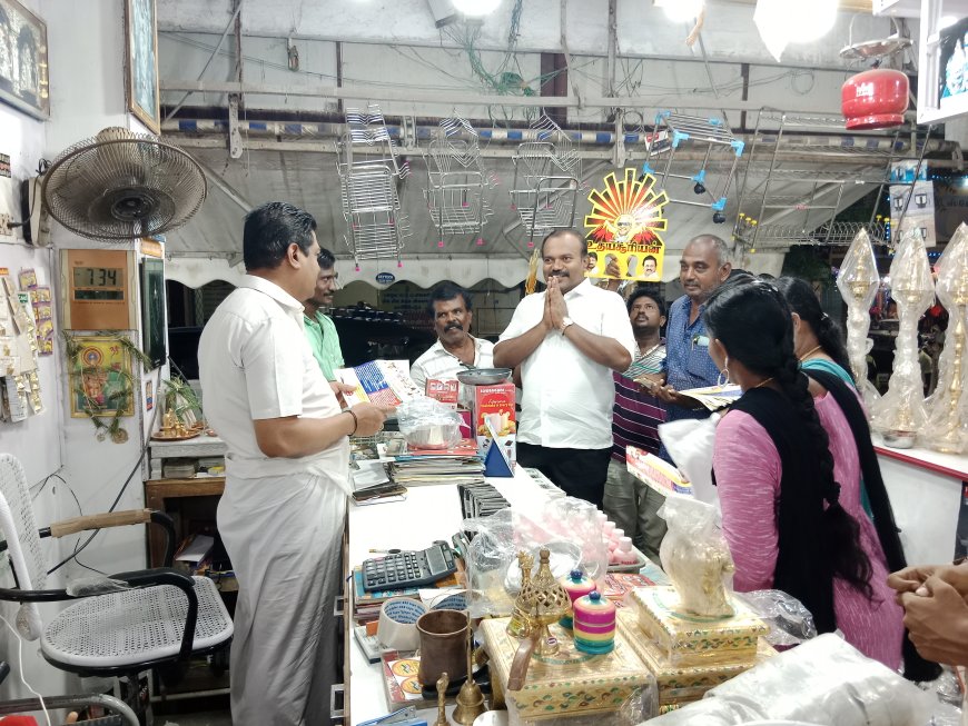 தூத்துக்குடி, சிவன் கோவிலை சுற்றியுள்ள பகுதிகளில் நடந்தே சென்று மேயர் ஜெகன் வாக்கு சேகரிப்பு!.