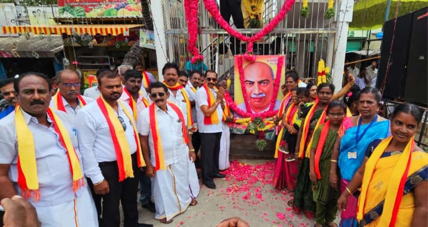 தமிழக முன்னாள் முதல்வர் கர்மவீரர் காமராஜரின் 122 வது பிறந்த நாளை முன்னிட்டு தூத்துக்குடி சமக சார்பில் மாவட்ட செயலாளர் மாலைசூடி அற்புதராஜ் தலைமையில் மாலை அணிவித்து மரியாதை செலுத்தப்பட்டது.
