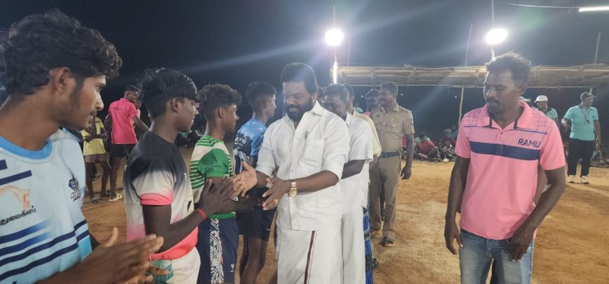 ஒட்டப்பிடாரம் குலசேகரநல்லூரில் மாபெரும் மின்னொளி கபாடி போட்டி - யூனியன் சேர்மன் ரமேஷ் தொடங்கி வைத்தார்.