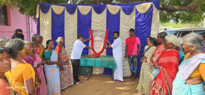 ஒட்டப்பிடாரம் அயிரவன்பட்டியில் முன்னாள் முதல்வர் கலைஞர் கருணாநிதியின் 6 ஆம் ஆண்டு நினைவு தினம் அனுசரிப்பு - எம்எல்ஏ சண்முகையா யூனியன் சேர்மன் ரமேஷ் மாலை அணிவித்தும் மலர் தூவியும் மரியாதை செலுத்தினர்.