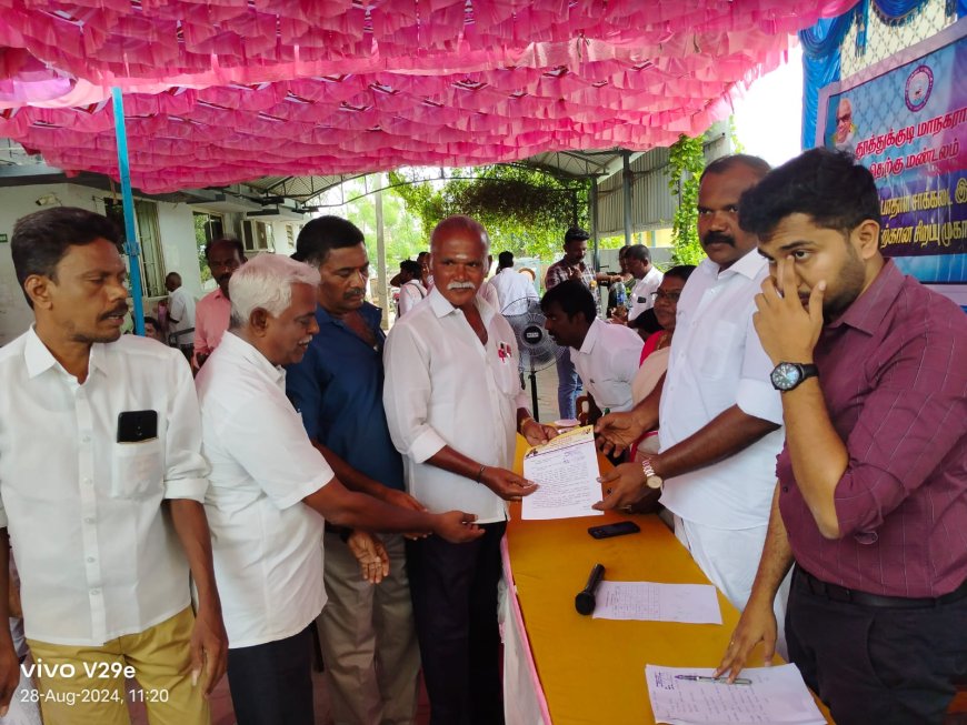 தூத்துக்குடி கட்டபொம்மன் நகரில் பல்வேறு அடிப்படை வசதிகள் செய்து தர வேண்டி மதிமுக சார்பில் மேயர் ஜெகன் பெரியசாமியிடம் கோரிக்கை மனு .