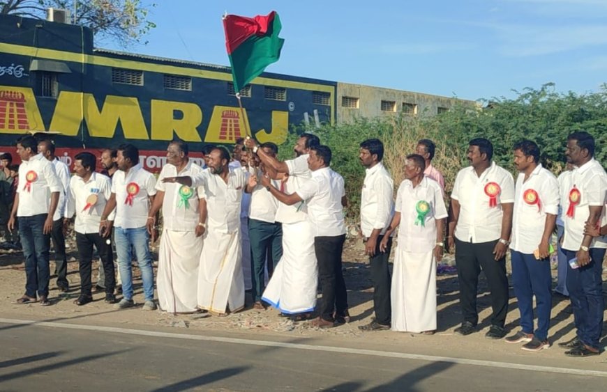 மாப்பிள்ளையூரணி, இந்திரா நகர் இந்திரசக்தி விநாயகர் ஆலய 34 ஆம் ஆண்டு சதுர்த்தி விழா - மாபெரும் மாட்டுவண்டி எல்கை பந்தயம் தொழில் அதிபர் முருகேசபாண்டியன் கொடி அசைத்து துவக்கி வைத்தார்.