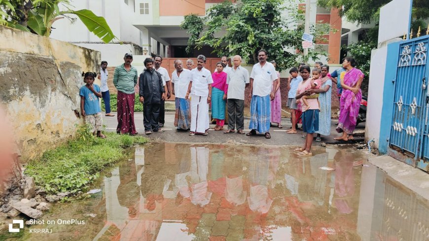 தூத்துக்குடியில் தொடர் மழை காரணமாக ஓட்டப்பிடாரம் சட்டமன்றத் தொகுதி ஸ்பிக் நகர் பகுதியில் தேங்கியுள்ள மழை நீரை உடனடியாக வெளியேற்ற சண்முகையா எம்எல்ஏ நடவடிக்கை.