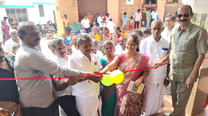 ராமச்சந்திராபுரத்தில் புதிதாக கட்டப்பட்ட பயணிகள் நிழற்குடை திறப்பு விழா - ஒட்டப்பிடாரம் சட்டமன்ற உறுப்பினர் எம் சி.சண்முகையா திறந்து வைத்தார்.