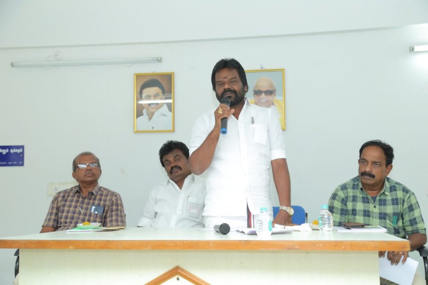 ஒட்டப்பிடாரம் ஒன்றியக்குழு சாதாரண கூட்டம் - ஒட்டப்பிடாரம் யூனியன் சேர்மன் எல்.ரமேஷ் தலைமையில் நடைபெற்றது.
