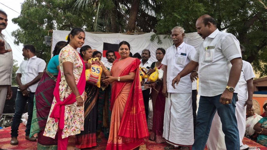 தூத்துக்குடி மாநகராட்சி 49 வது வார்டு பகுதியில் கண்காணிப்பு கேமரா துவக்கி வைக்கும் விழா - மற்றும் பொங்கல் திருநாள் நலத்திட்ட உதவிகள் வழங்கும் விழா - அமைச்சர் கீதா ஜீவன் துவக்கி வைத்து நலத்திட்ட உதவிகளை வழங்கினார்.