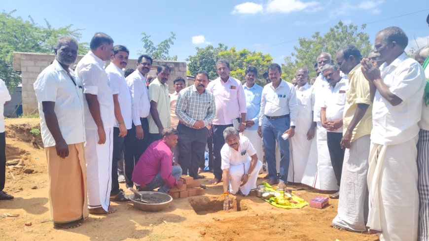 வல்லநாடு ஊராட்சியில் புதிய கலையரங்கம் கட்டும் பணி - சண்முகையா எம் எல் ஏ அடிக்கல் நாட்டி துவக்கி வைத்தார்.