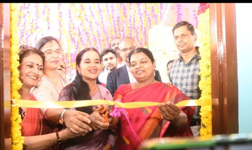 தூத்துக்குடி மாநகராட்சி சுந்தரவேல்புரத்தில் புதிதாக கட்டப்பட்டுள்ள அங்கன்வாடி மையக் கட்டிடத்தை அமைச்சர் கீதா ஜீவன் திறந்து வைத்தார்.