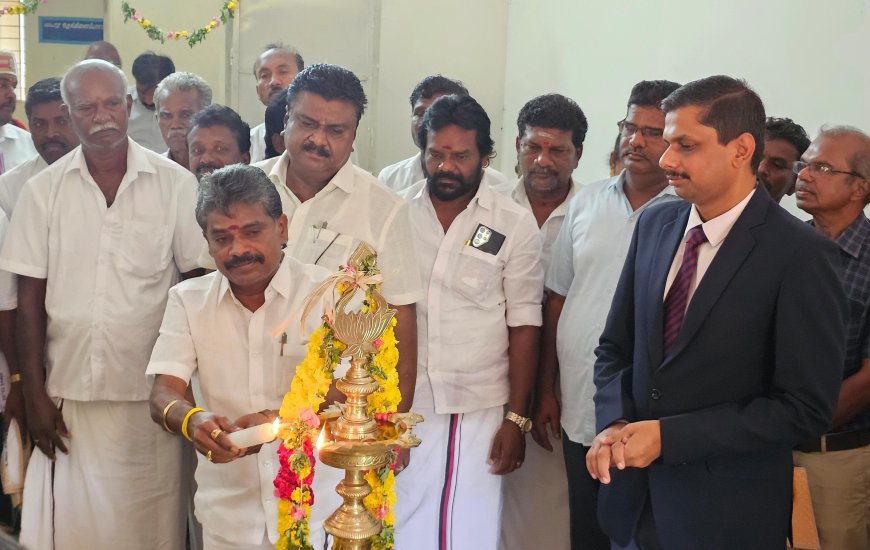 ஓட்டப்பிடாரத்தில் புதிய கலை, அறிவியல் கல்லூரி திறப்புவிழா - ஆட்சியர் இளம்பகவத் எம் சி. சண்முகையா எம் எல் ஏ ஆகியோர் குத்து விளக்கேற்றி தொடங்கி வைத்தார்.